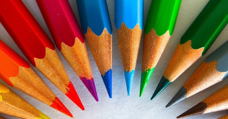 Insider Tips - Green Red Yellow Colored Pencil