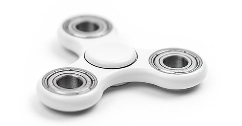 Tech Trends - White 3-blade Fidget Spinner